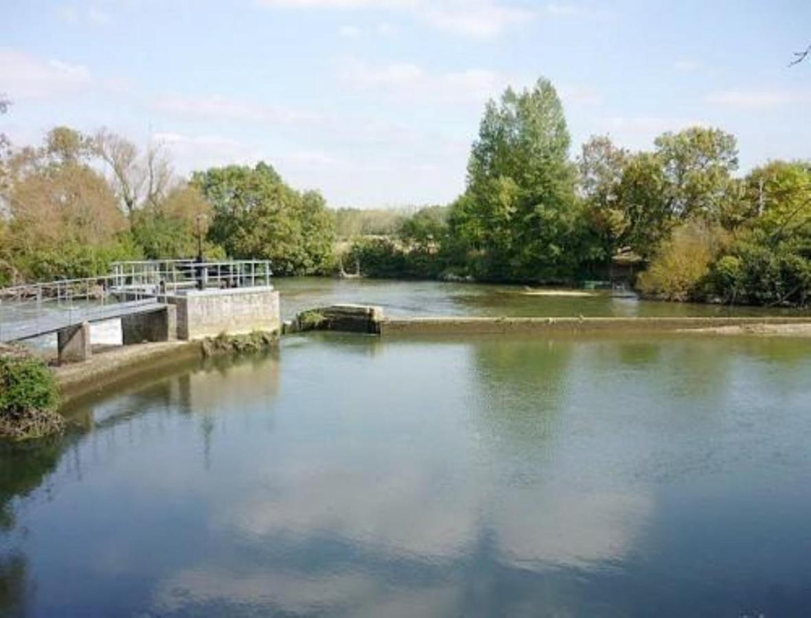 Domaine De La Courbe Hotel Le Lude Kültér fotó